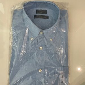 Men’s blue button down NEW!